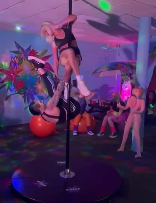 Belfast Pole Dancing Class in City Centre (Perfect for Hens) - Key Points