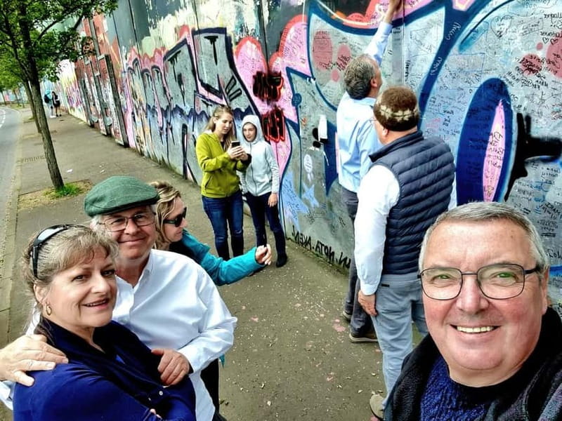 Belfast Political and Mural Taxi Conflict History Tour - Key Points