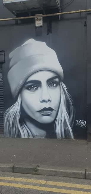 Belfast : Pub Music , Street Art Experience Walking Tour - Learning about Belfast’s History and Regeneration