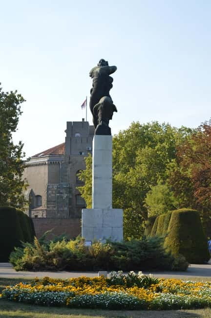 Belgrade: Get to know the city center and Serbian culture - Exploring Belgrade’s Old Town: What You’ll See and Experience