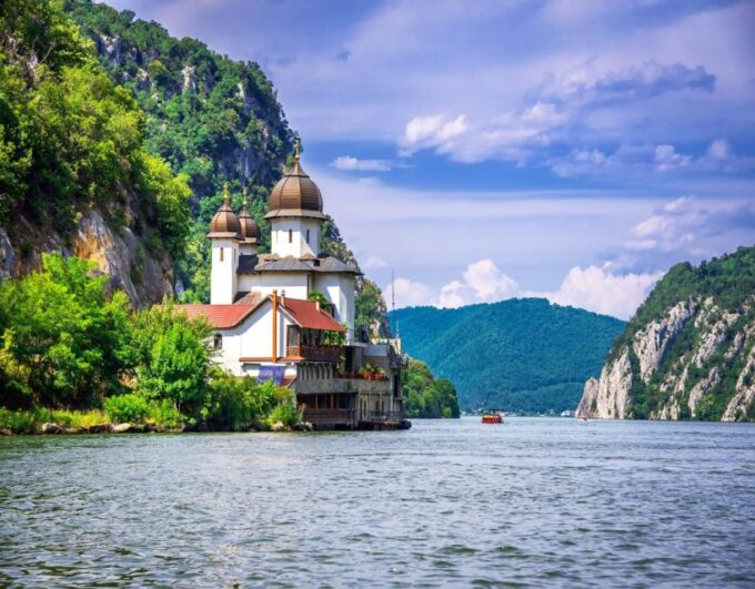 Belgrade: Iron Gate National Park Tour With 1-Hour Speedboat - Booking and Pricing