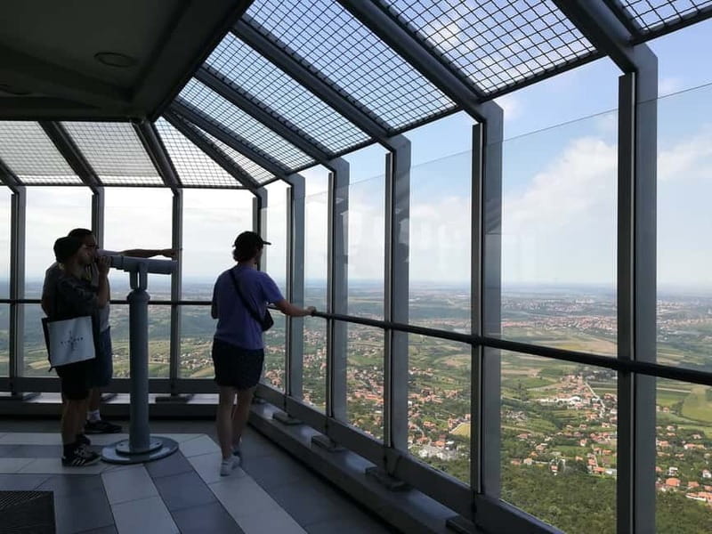 Belgrade: Space architecture tour - brutalist architecture - Key Points