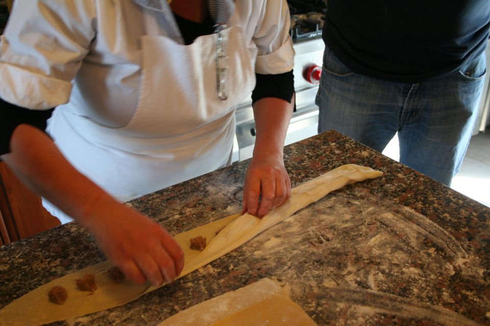 Bellagio: Cooking Class With Lunch With the Chef - Key Points
