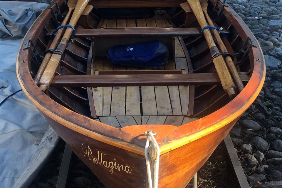 Bellagio: Vintage Wooden Boat Rowing Experience on Lake Como - Key Points