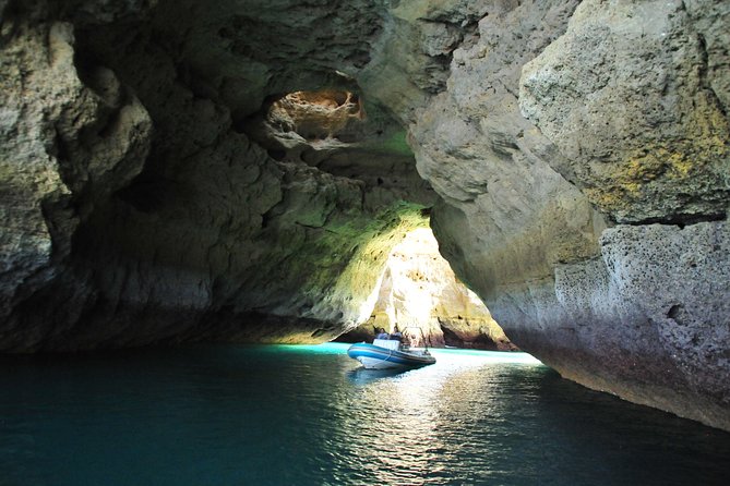 Benagil Cave and Marinha Beach Boat Tour From Portimao - Group Size and Capacity