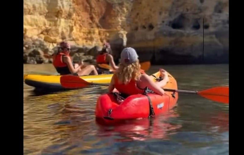 Benagil: Guided Kayak Tour inside caves and Praia da Marinha - In-Depth Look at the Tour Experience