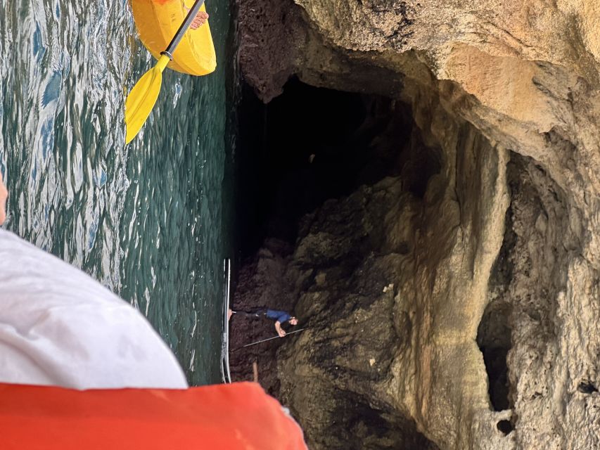 Benagil: Guided Kayak Tour inside caves and Praia da Marinha - FAQs