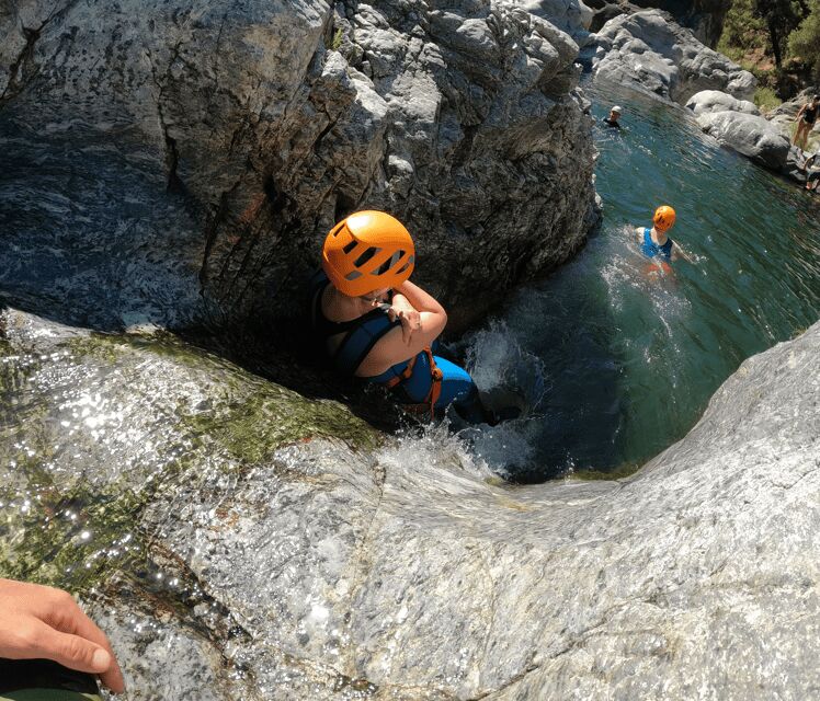 Benahavís: Canyoning Guided Tour at Guadalmina River - Detailed Breakdown of the Itinerary