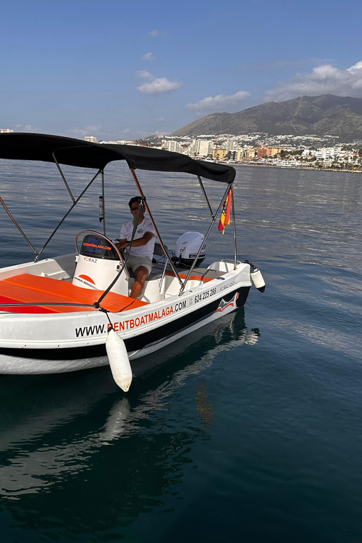 Benalmádena: Boat Rentals With No License Needed. - Key Points