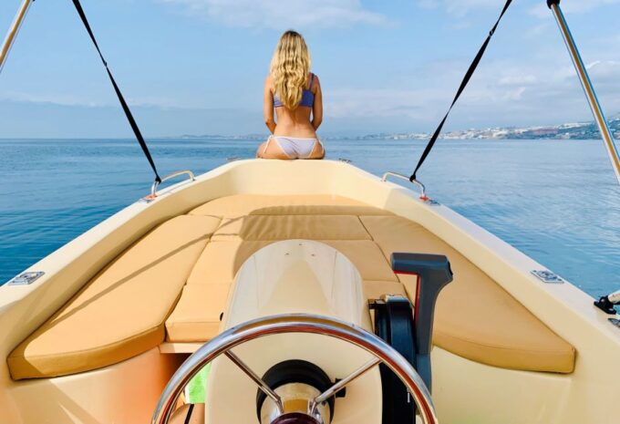 Benalmádena: Costa Del Sol License-Free Boat Rental - Enjoying the Sun and Swim