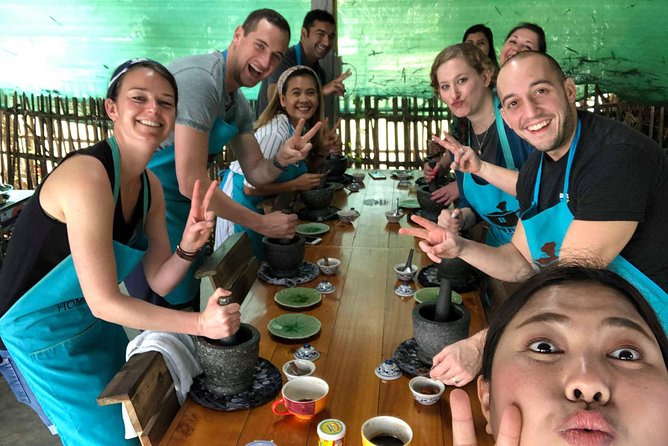 Benny's Home Cooking Chiang Mai - Exploring the Local Market