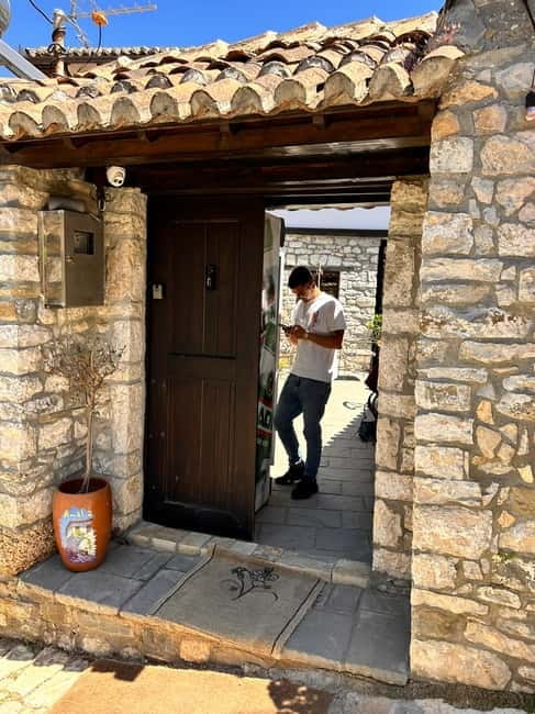 Berat City Center : Traditional Lunch/Dinner - Who Should Consider This Experience?