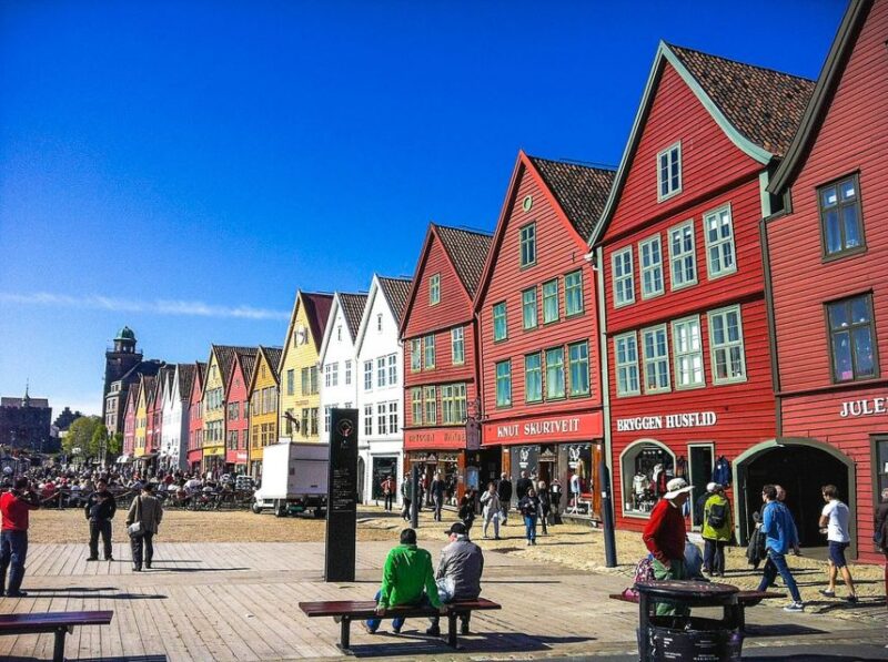 Bergen: City Sightseeing, Fjord Cruise & Mt Fløyen Funicular - Meeting Point