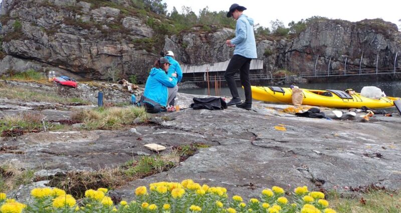 Bergen: Øygarden Islets Guided Kayaking Tour - Kayaking Experience