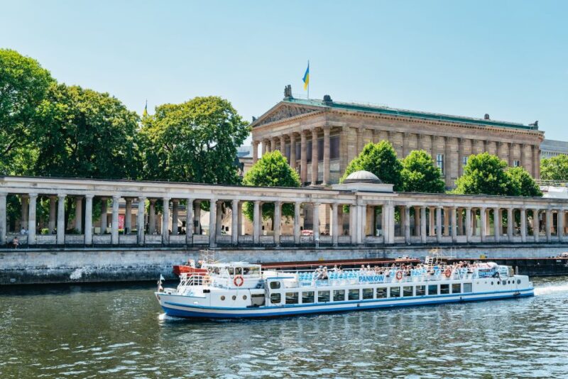 Berlin: 1-Hour City Tour by Boat With Guaranteed Seating - Tour Details