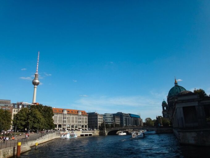 Berlin: 2.5-Hour East Side Boat Cruise With Commentary - Tips for Your Journey