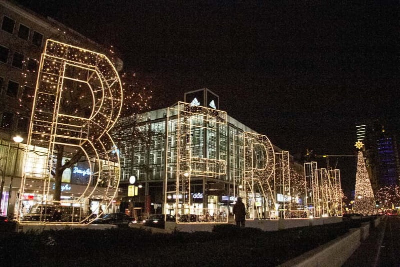Berlin: 2-Hour Christmas Lights Bus Tour incl. Mulled Wine - An In-Depth Look at the Berlin Christmas Lights Bus Tour