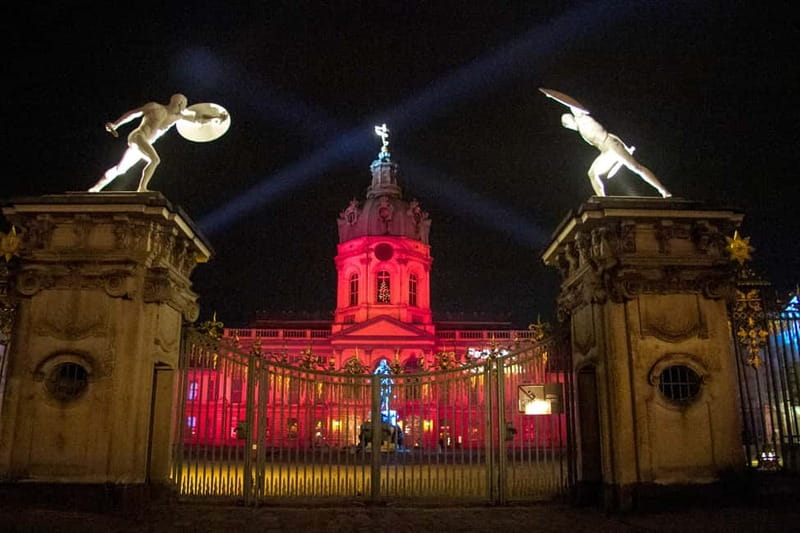 Berlin: 2-Hour Christmas Lights Bus Tour incl. Mulled Wine - The Sum Up