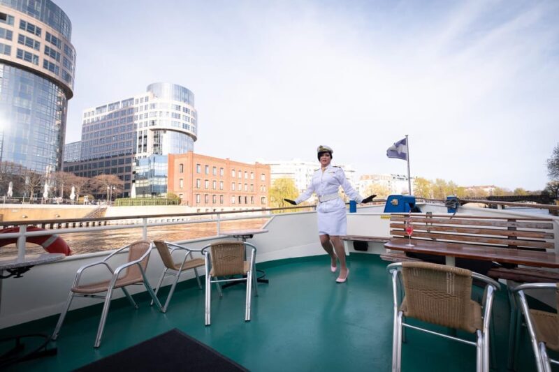 Berlin: Audrey Ahoi! Spree cruise with drag queen (HOL) - FAQ