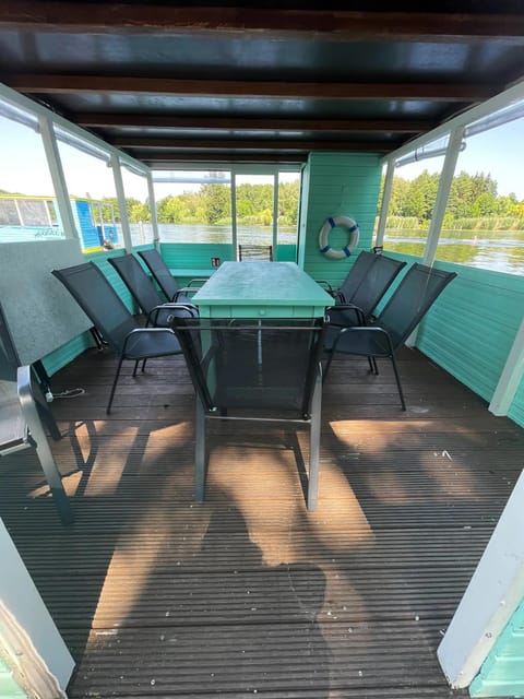 Berlin: Bahamas Raft Boat Rental - The Real Traveler Perspectives
