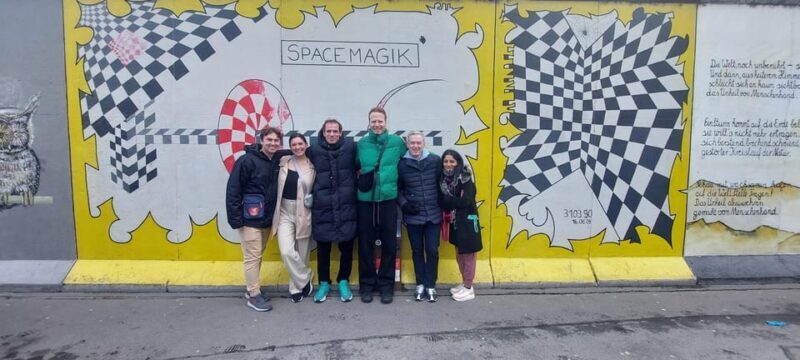 Berlin: Berlin Wall & East Side Gallery Walking Tour - Key Points
