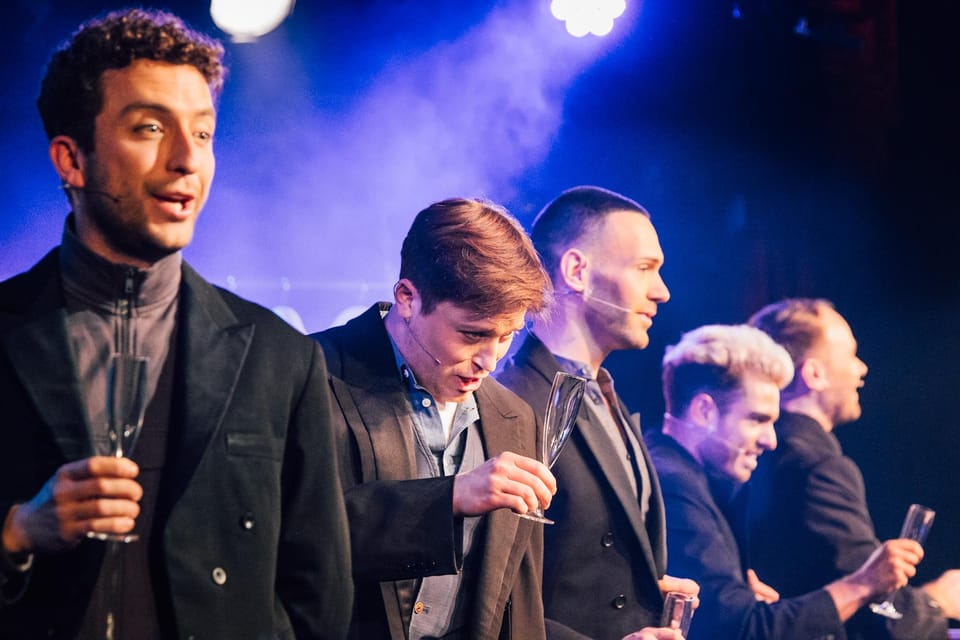 Berlin: BKA Theater "Operetta for two gay tenors" - What You Can Expect During the Evening