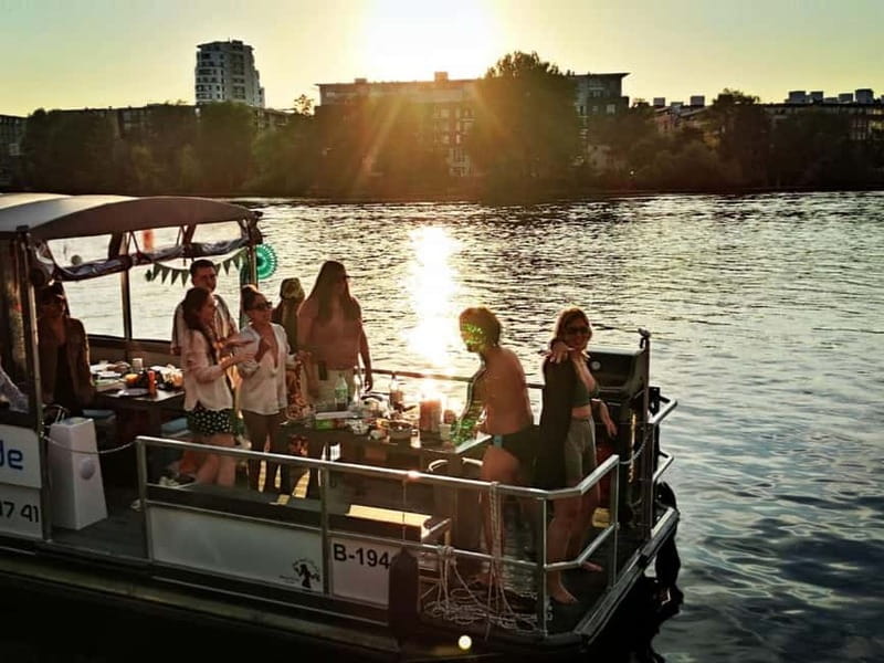 Berlin: Boat Rental BBQ boat with waterslide for 12 people - Discovering Berlin’s Waterways in Style