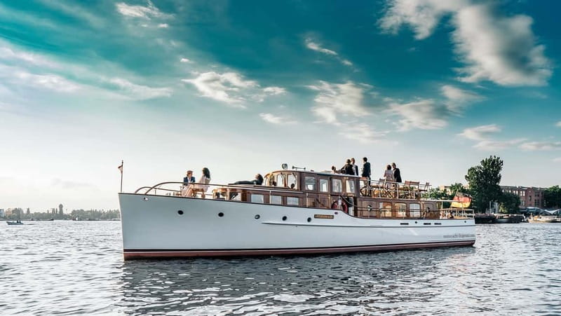 Berlin: Boat Sightseeing Tour on Electric Motor Yacht - What to Expect from the Electric Yacht Experience