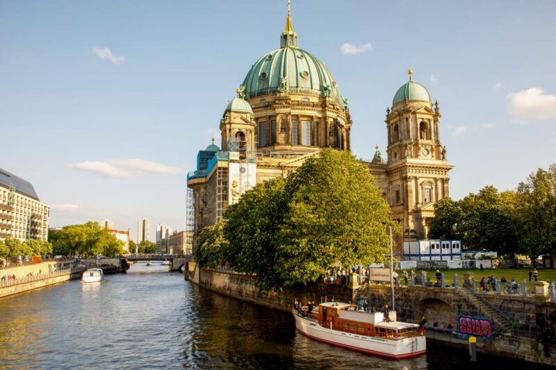 Berlin: Boat Sightseeing Tour on Electric Motor Yacht - Who Will Love This Experience?