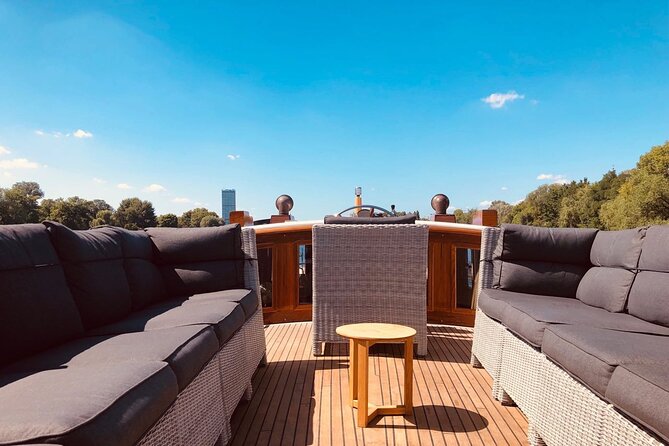 Berlin Boat Sightseeing Tour on Electrified Vintage Yacht - Meeting and Pickup Logistics