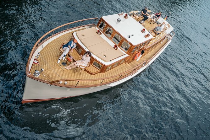 Berlin Boat Sightseeing Tour on Electrified Vintage Yacht - Features and Amenities