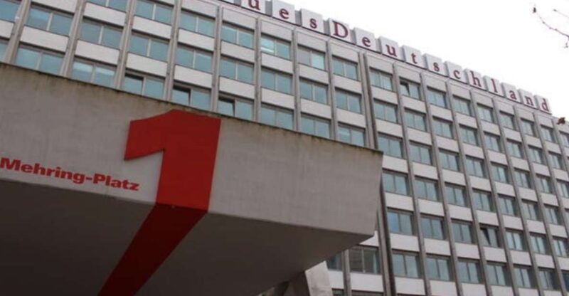 Berlin: East Berlin Walking Tour With a Travel Book Writer - Meeting Point Details