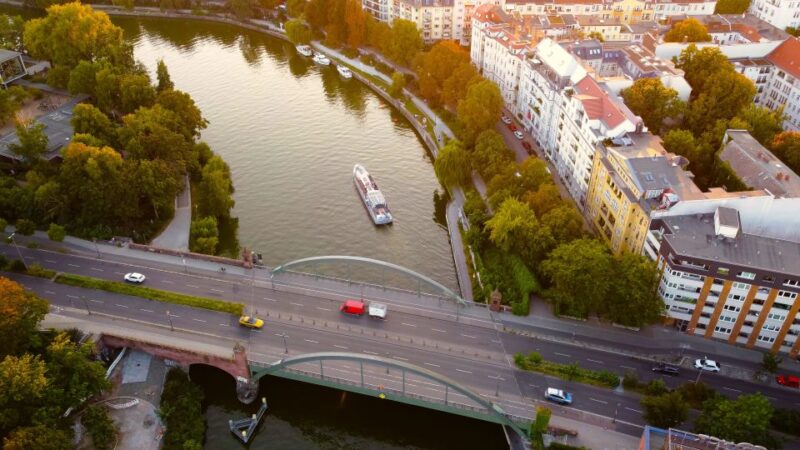 Berlin: Evening Sightseeing River Cruise on the Spree - Accessibility and Limitations