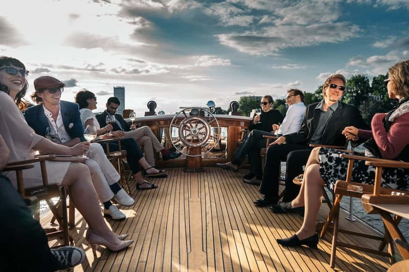 Berlin: Evening Yacht Cruise with Aperitif - An In-Depth Look at the Experience