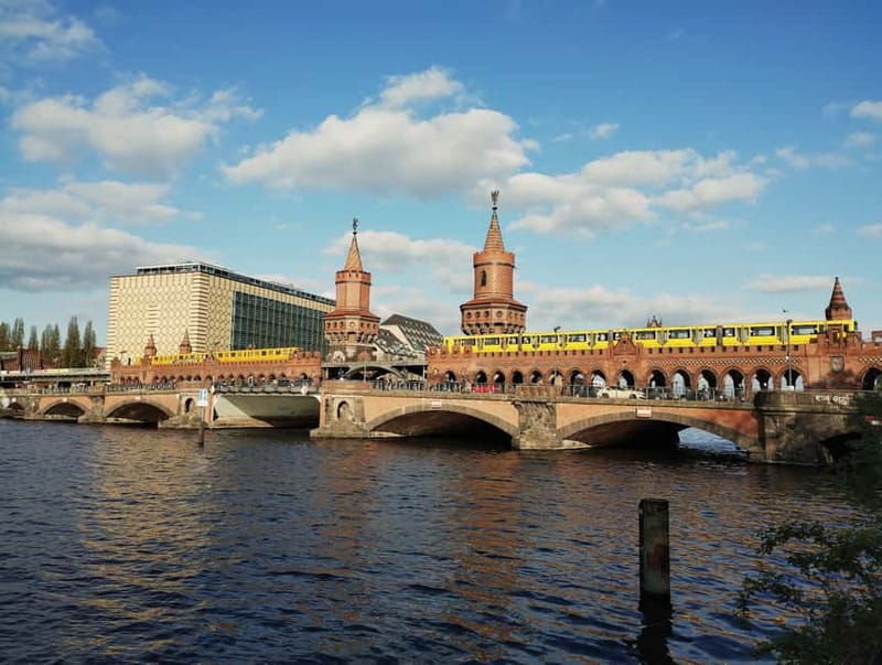 Berlin Friedrichshain: Urban Walk of Grit and Gentrification - Key Points