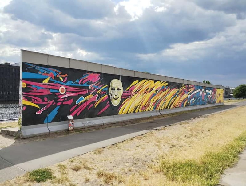 Berlin Friedrichshain: Urban Walk of Grit and Gentrification - A Deep Dive into Friedrichshain’s Layers