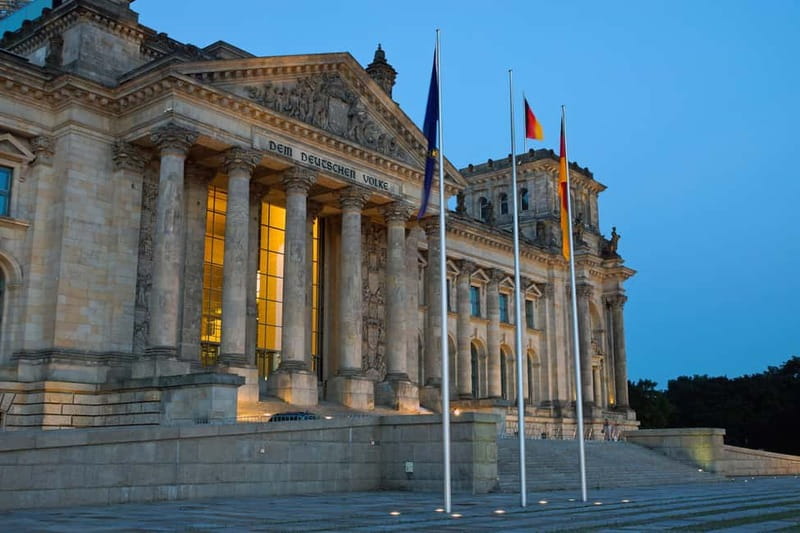 Berlin-government district and visit to the Reichstag dome - Key Points
