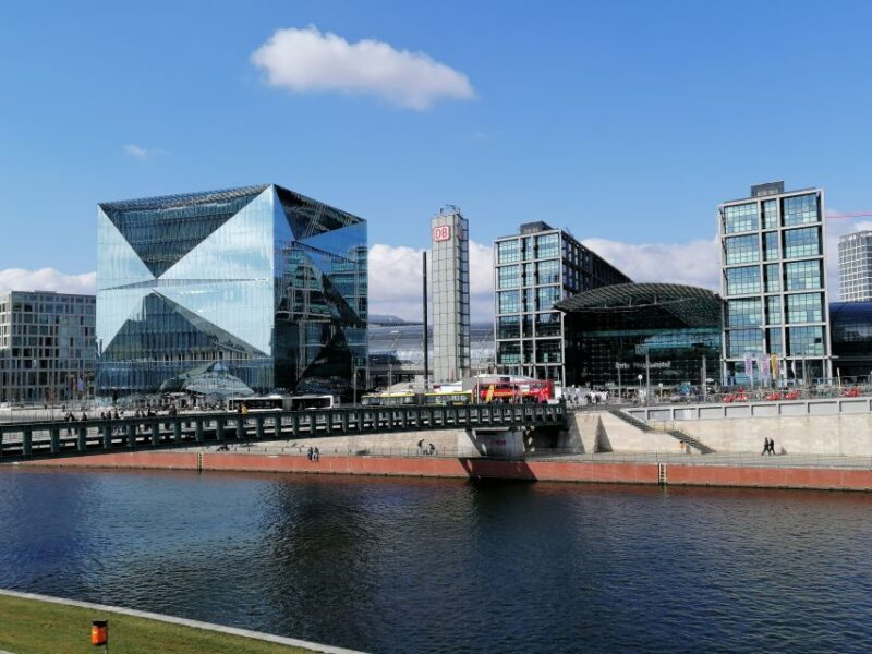 Berlin: Government District around the Reichstag Guided Tour - The Experience and Its Value