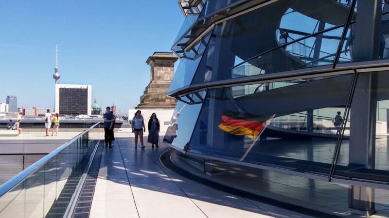 Berlin: Government District Tour and Reichstag Dome Visit - An In-Depth Look at the Tour