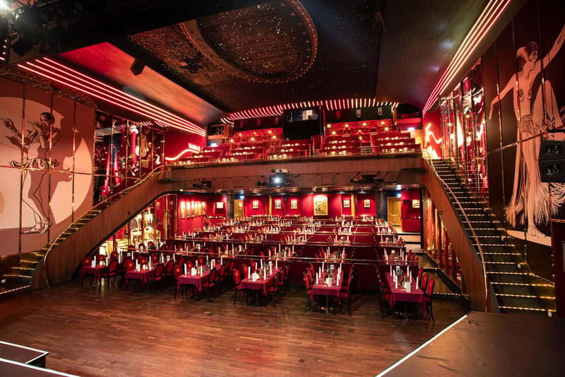 Berlin: Highlight Show "FLYING LIGHTS" - Variety Show - FAQs