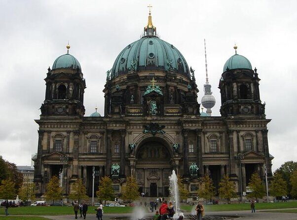 Berlin Highlights Self guided scavenger hunt and Walking Tour - Who Is This Tour Best For?
