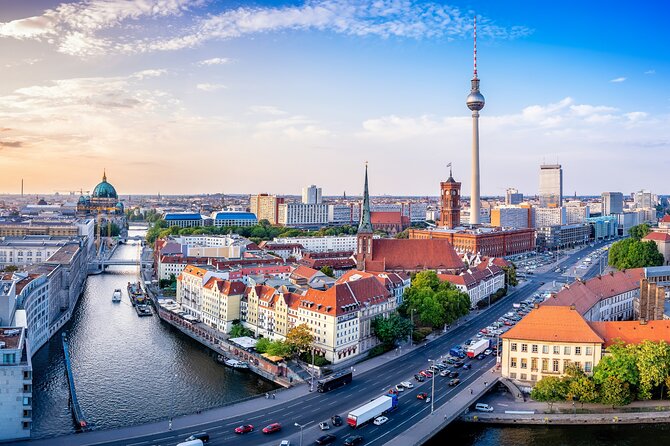 Berlin Highlights Self Guided Scavenger Hunt and Walking Tour - Exploring Berlins Highlights