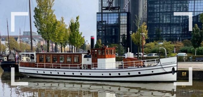 Berlin: Historic Boat Sightseeing City Center Tour - What to Expect