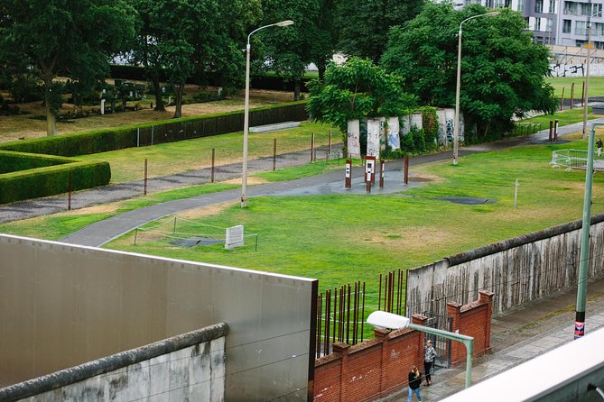 Berlin Historical Bike Tour: Berlin Wall and Cold War - Tour Itinerary