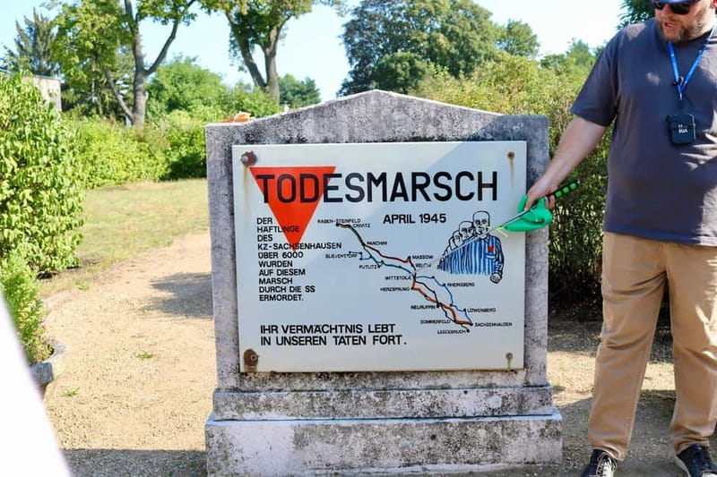 Berlin: Historical Tour along the Death March Path with Car - An In-Depth Look at the Tour Experience