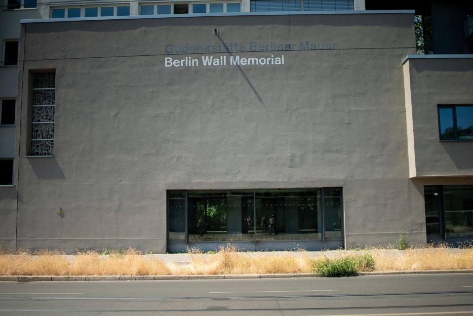 Berlin Insider's Cold War Walking Tour - Escapes and Espionage