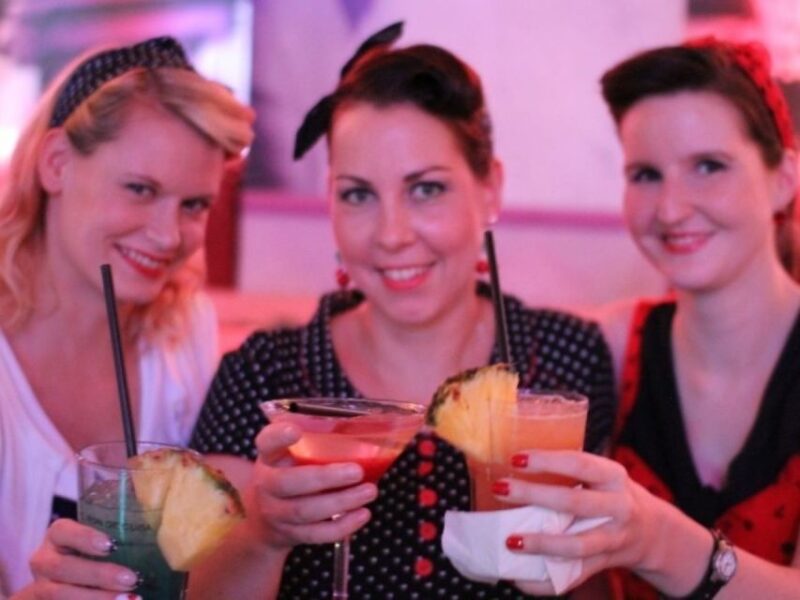 Berlin: Kiss Spot Ticket With Variety Show and Dinner - Ticket Pricing and Cancellation