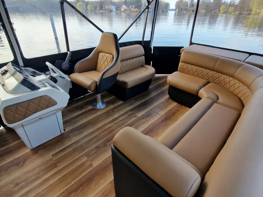 Berlin: Luxury Pontoon Kuba Rental - Key Points