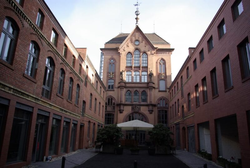 Berlin & Potsdam: 5-Hour Tour Swiss Traces by VW-Bus - Tour Experience and Activities