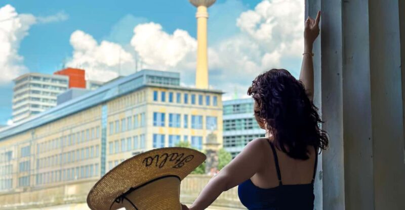 Berlin: Private Photoshoot With a Vacation Photographer - Inclusions